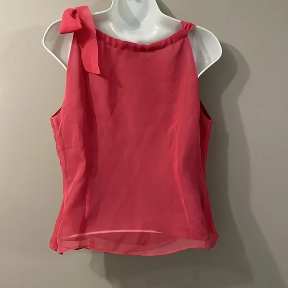 Beautiful top - Picture 3 of 5